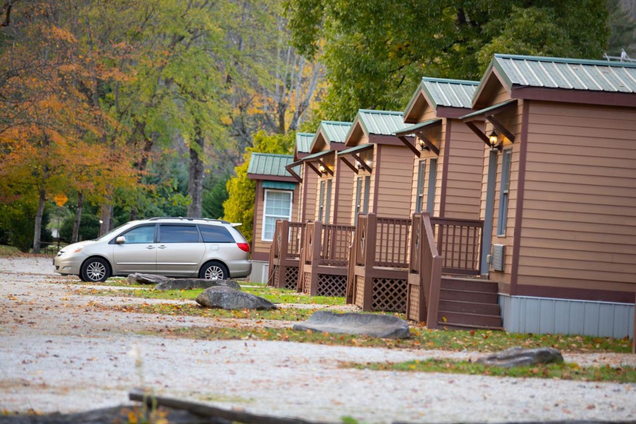 Qualla Cabins And Motel Cherokee Near Casino Whittier Dış mekan fotoğraf