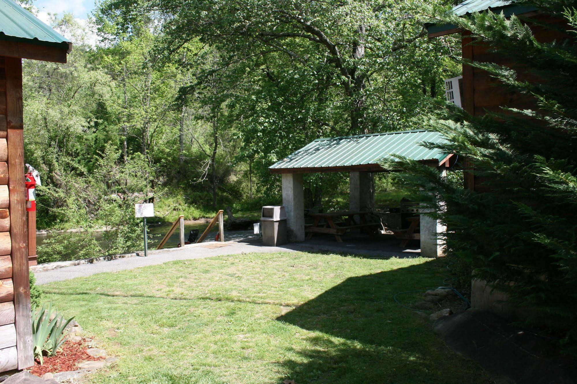 Qualla Cabins And Motel Cherokee Near Casino Whittier Dış mekan fotoğraf